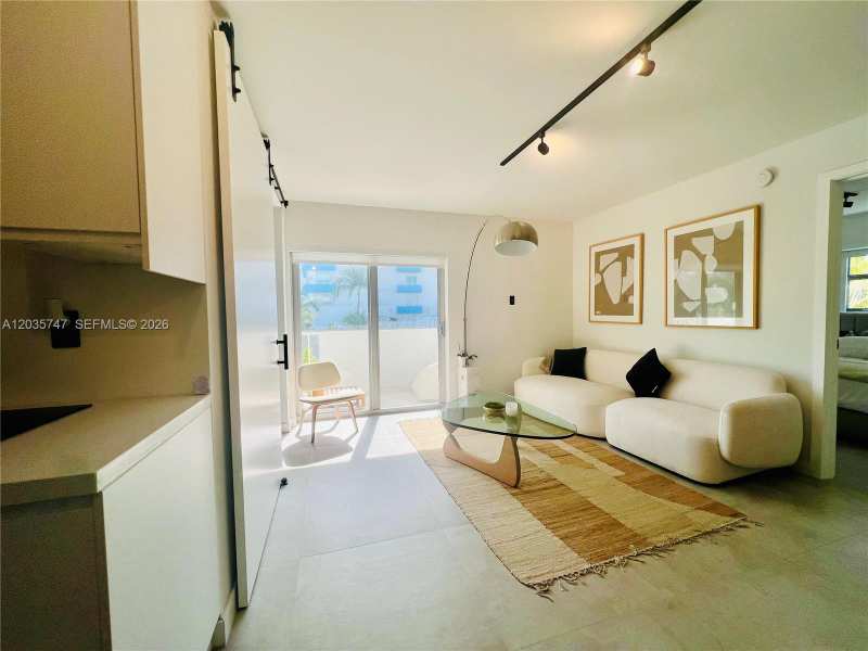 240 Collins Ave # 4A, Miami Beach FL 33139