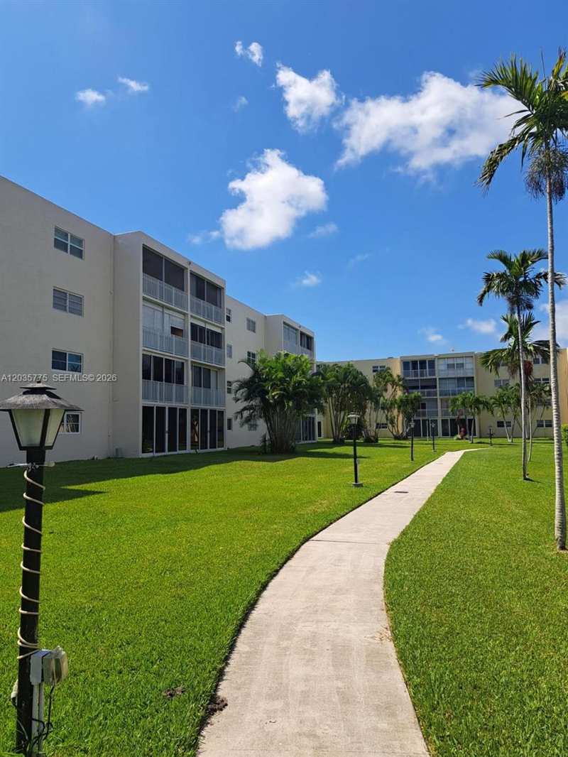 1024 SE 3rd Ave # 304, Dania Beach FL 33004