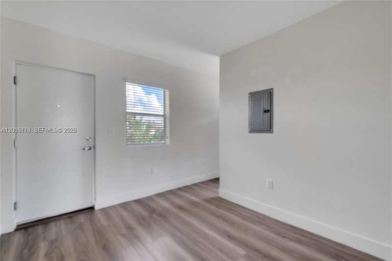 1710 NW 1st Ct # 15, Miami FL 33136