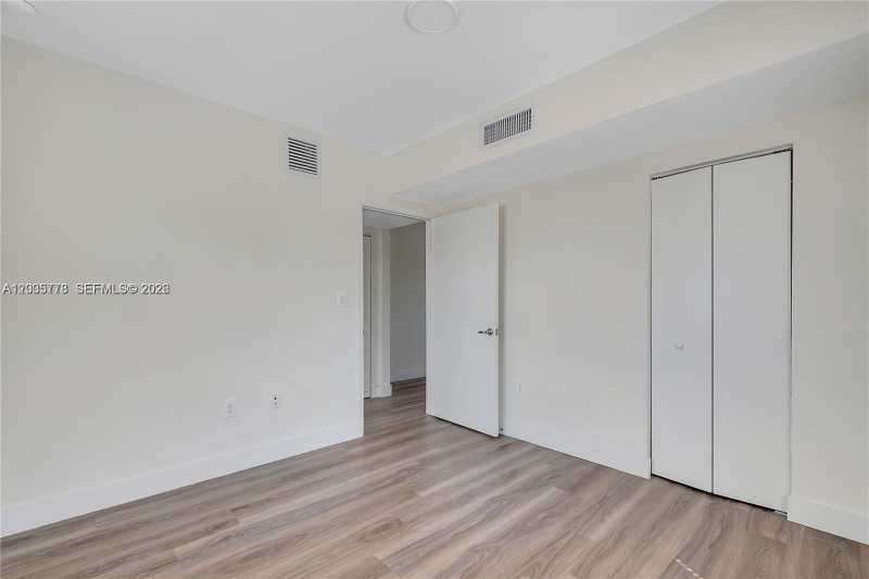 1710 NW 1st Ct # 15, Miami FL 33136