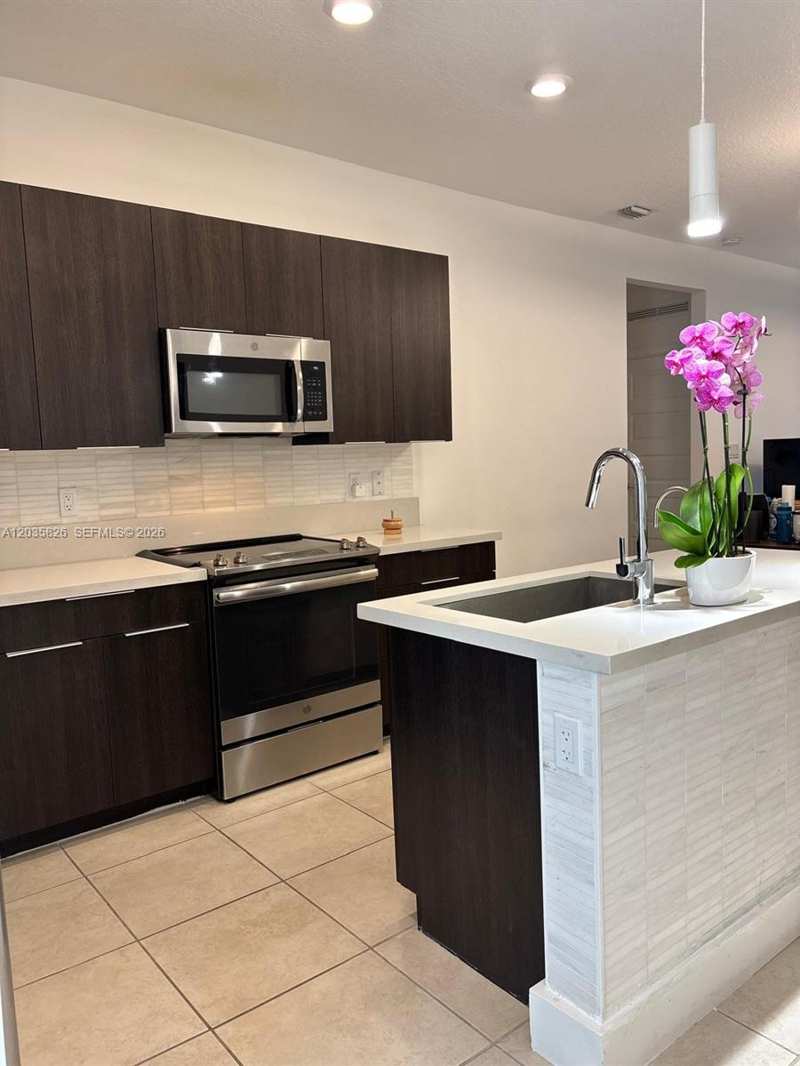 4740 NW 84th Ct # 32, Doral FL 33166