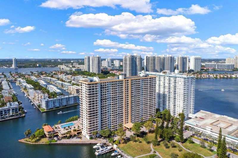 290 174th St # 414, Sunny Isles Beach FL 33160