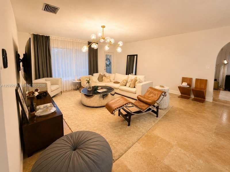 1183 NE 88th St, Miami FL 33138