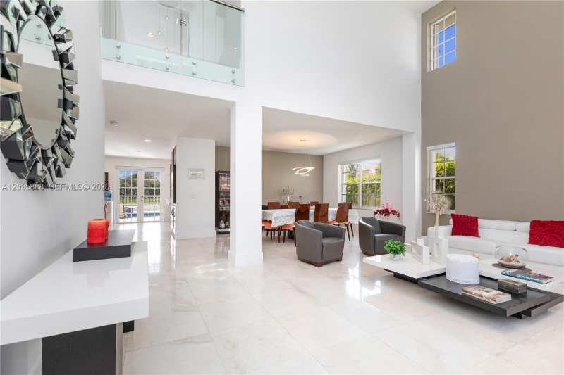 2505 Hunters Run Way, Weston FL 33327