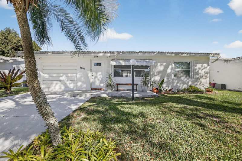 8845 NW 14th Street, Plantation FL 33322