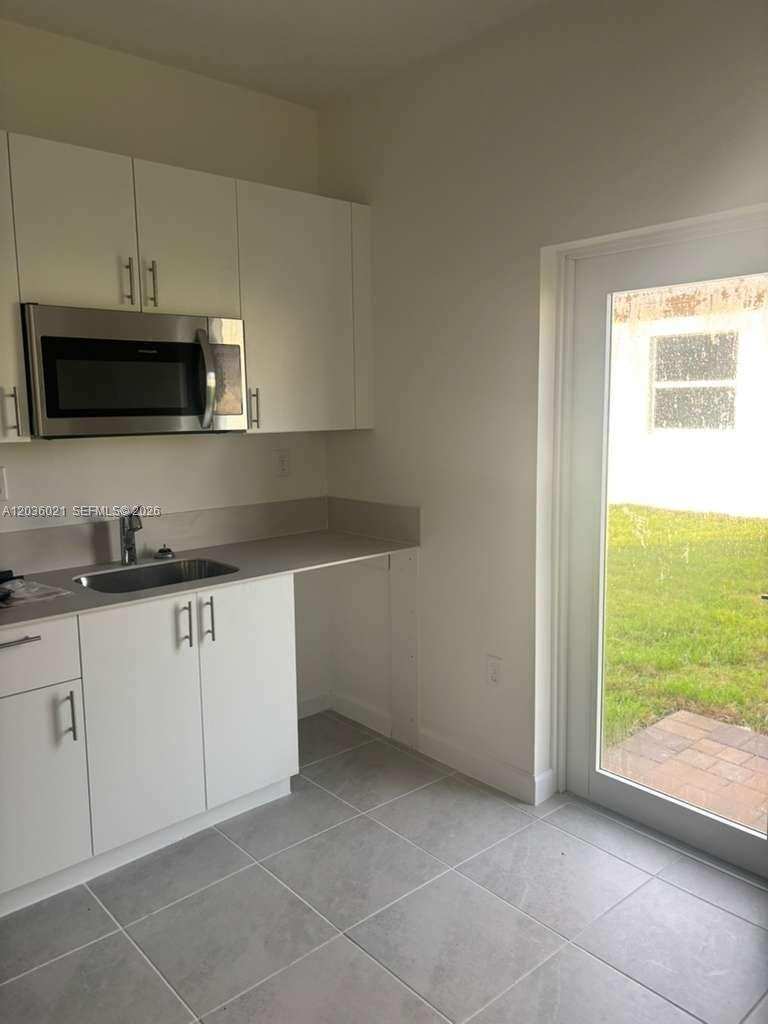 2342 SE 30th St, Homestead FL 33035