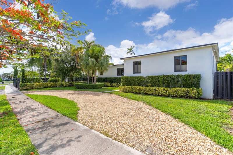 8281 SW 27th Ln, Miami FL 33155