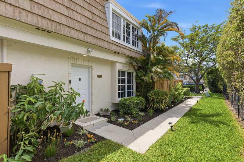 11588 Winchester Drive, Palm Beach Gardens FL 33410