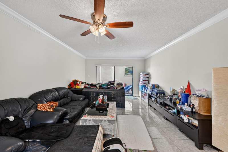 8290 Lake Drive # 305, Doral FL 33166