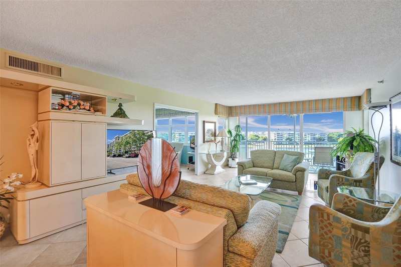 2900 N Course Drive # 602, Pompano Beach FL 33069