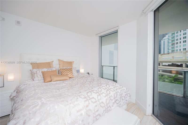 1300 Brickell Bay Dr # 710, Miami FL 33131