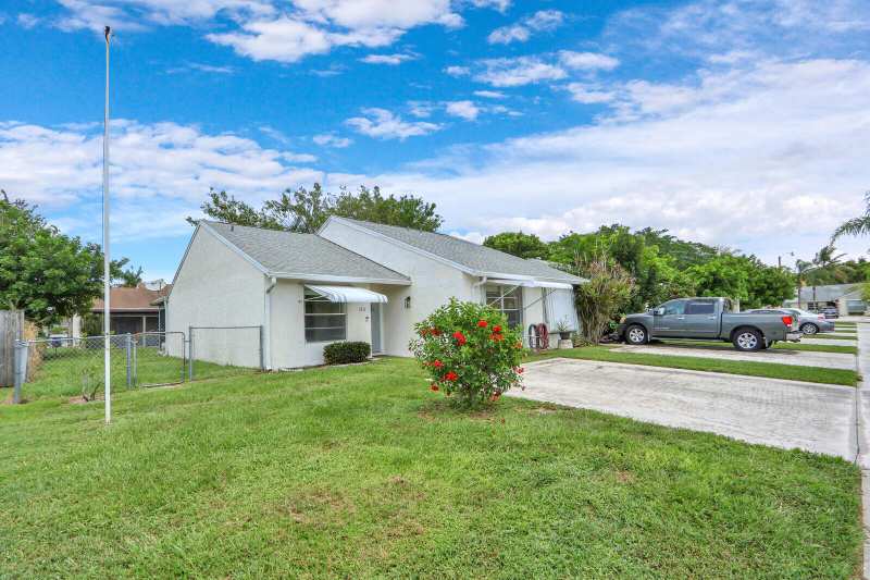 113 Pinewood Court, Jupiter FL 33458