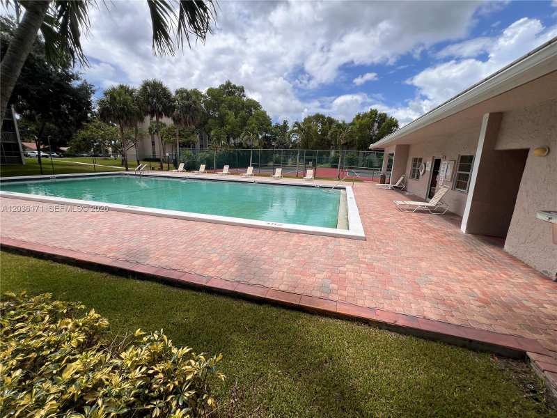 1075 Riverside Dr # 505, Coral Springs FL 33071