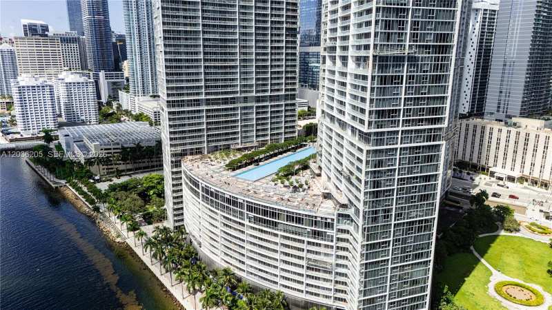 465 Brickell Ave # 2101, Miami FL 33131