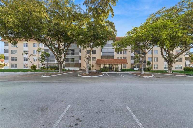 4156 Inverrary Drive, Lauderhill FL 33319