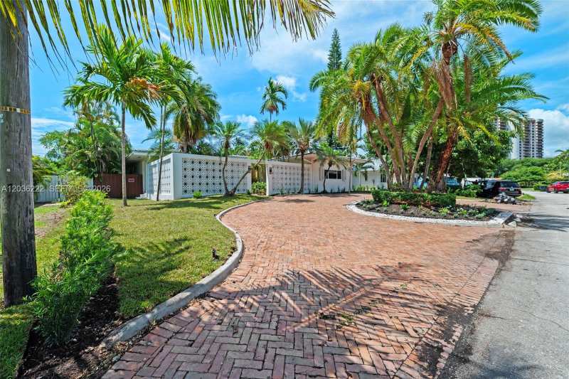 11530 NE 22nd Dr, North Miami FL 33181