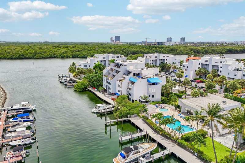 430 Poinciana Drive # 1710, Sunny Isles Beach FL 33160