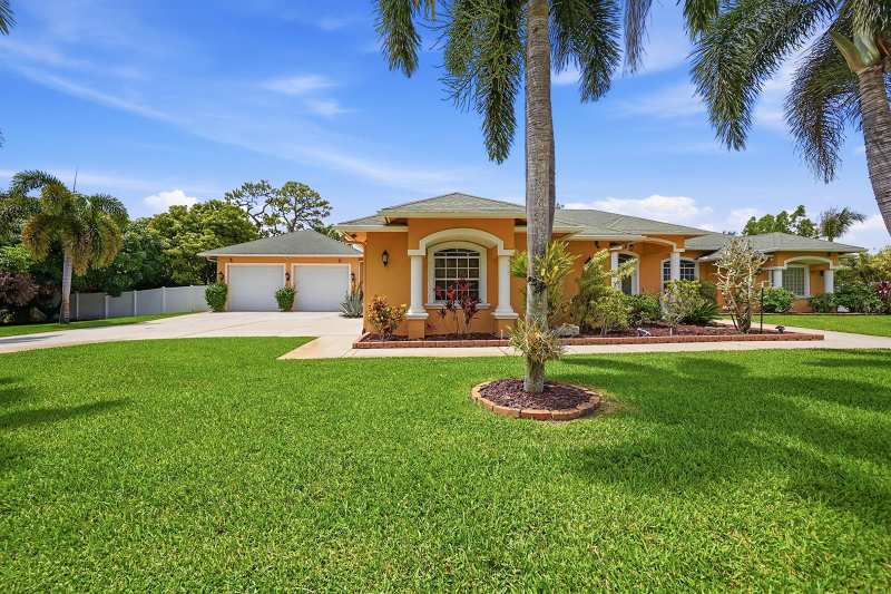 14310 N 85th Rd Road N, FL 33470