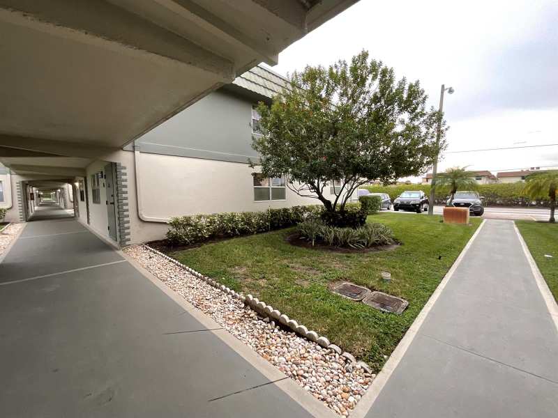 679 Saxony Way, Delray Beach FL 33446