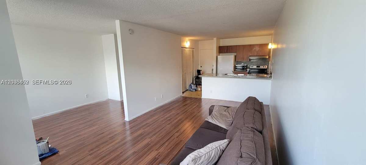2401 Riverside Dr # B, Coral Springs FL 33065