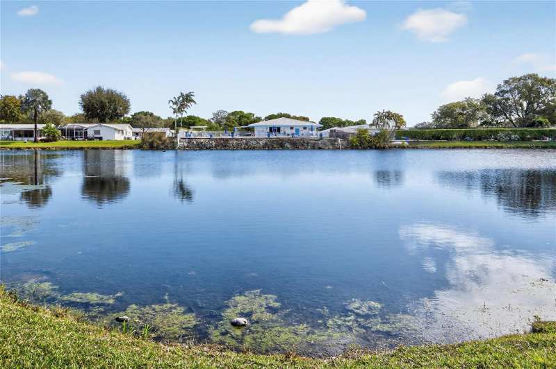 8950 NW 13th Street, Plantation FL 33322