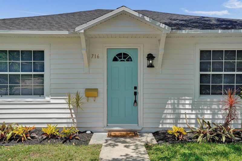 716 S Pine Street, FL 33460