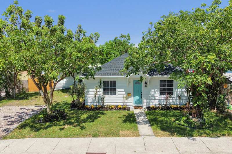 716 S Pine Street, FL 33460