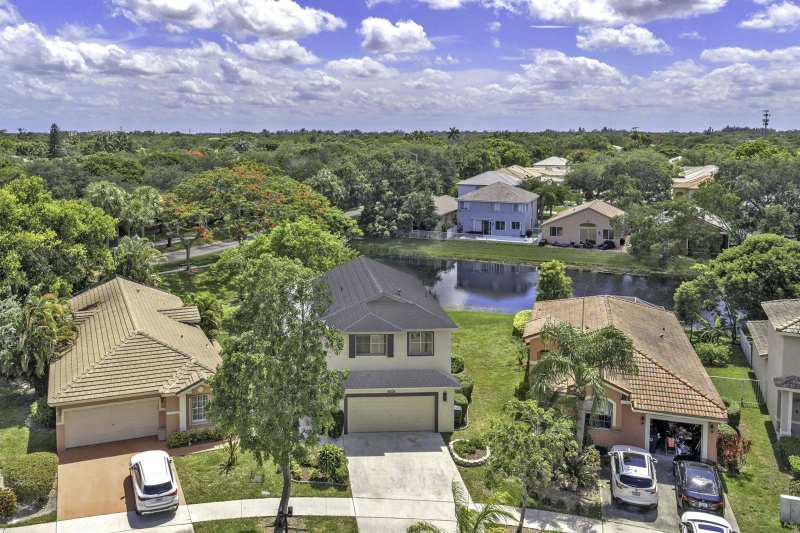 6511 Pelican Terrace, Coconut Creek FL 33073
