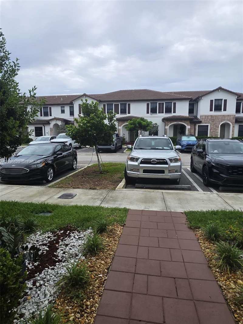 10963 W 32nd Ln, Hialeah FL 33018