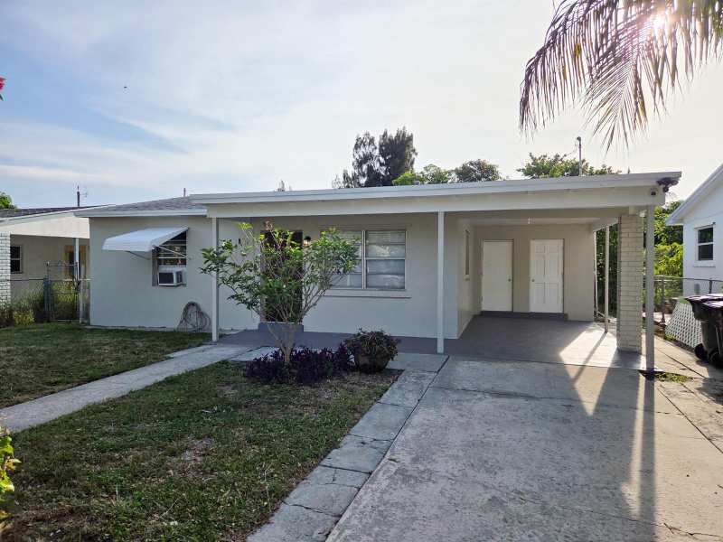 715 S C Street, Lake Worth FL 33460