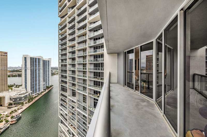 475 Brickell Ave # 3214, Miami FL 33131