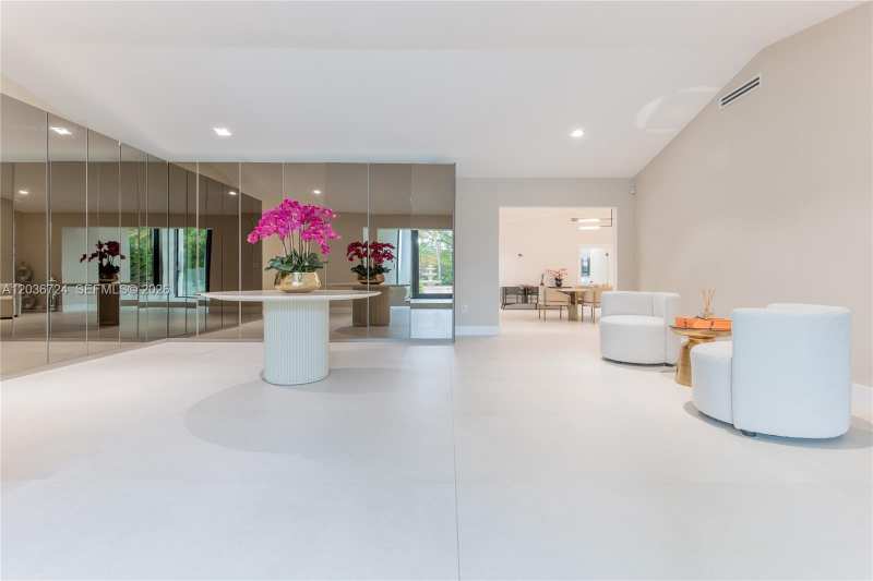 7300 SW 77th Ave, Miami FL 33143