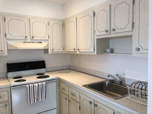 370 Saxony Trail, Delray Beach FL 33446