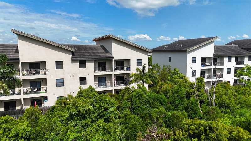 7925 NW 104th Ave # 21, Doral FL 33178