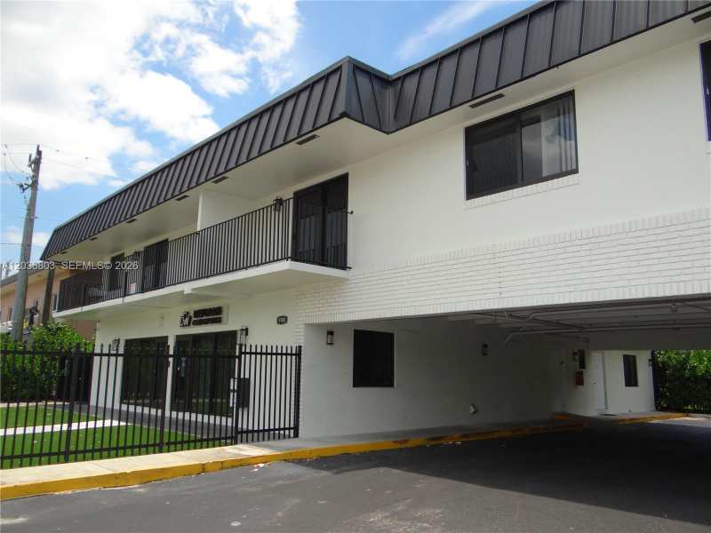 5980 SW 40th Ave, Dania Beach FL 33312