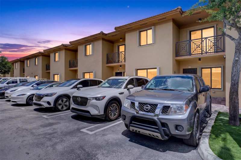11115 W Okeechobee Rd # 123, Hialeah Gardens FL 33018