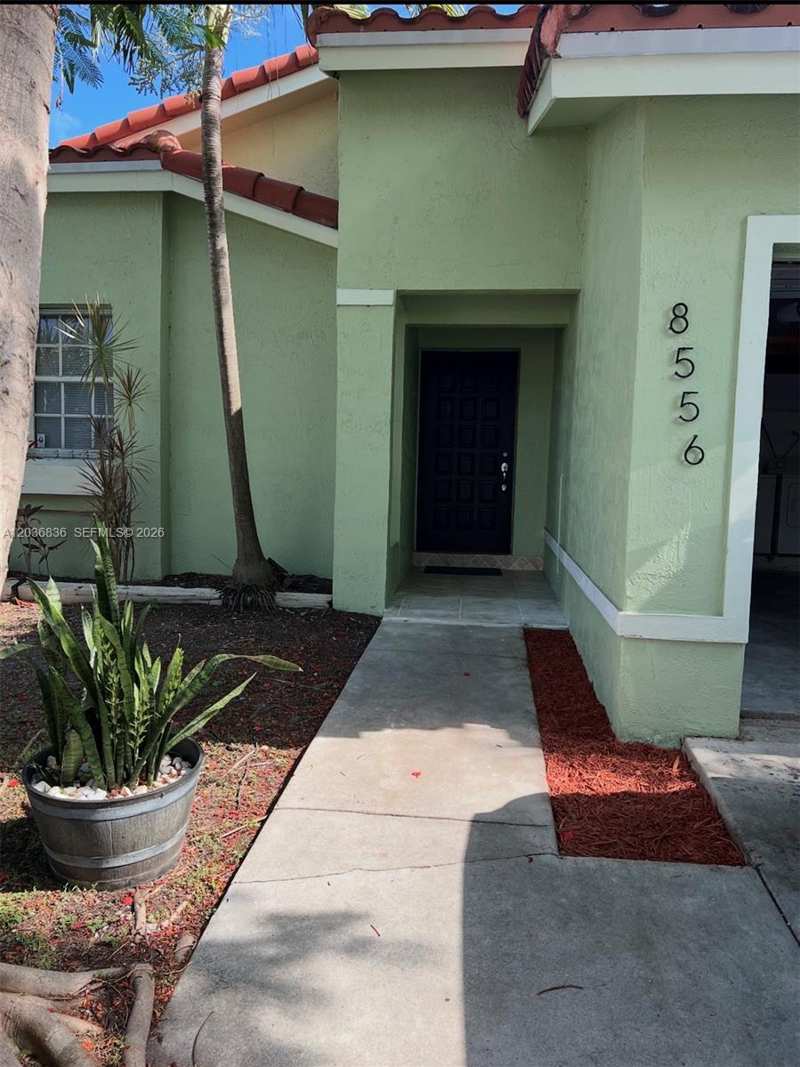 8556 SW 210th Ter, Cutler Bay FL 33189