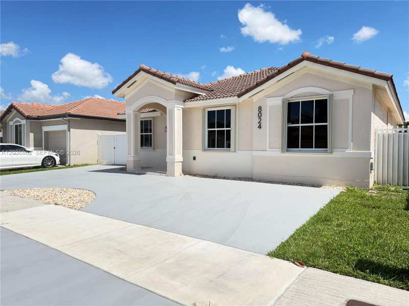8024 NW 198th Ter, Hialeah FL 33015
