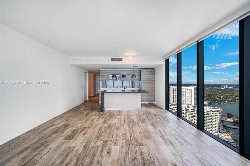 650 NE 32nd St # 4407, Miami FL 33137
