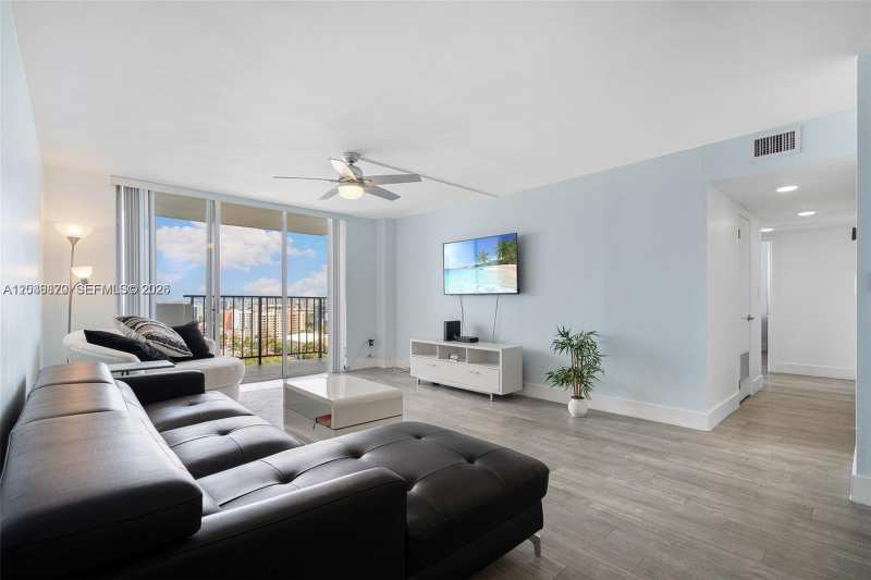2780 NE 183rd St # 2009, Aventura FL 33160