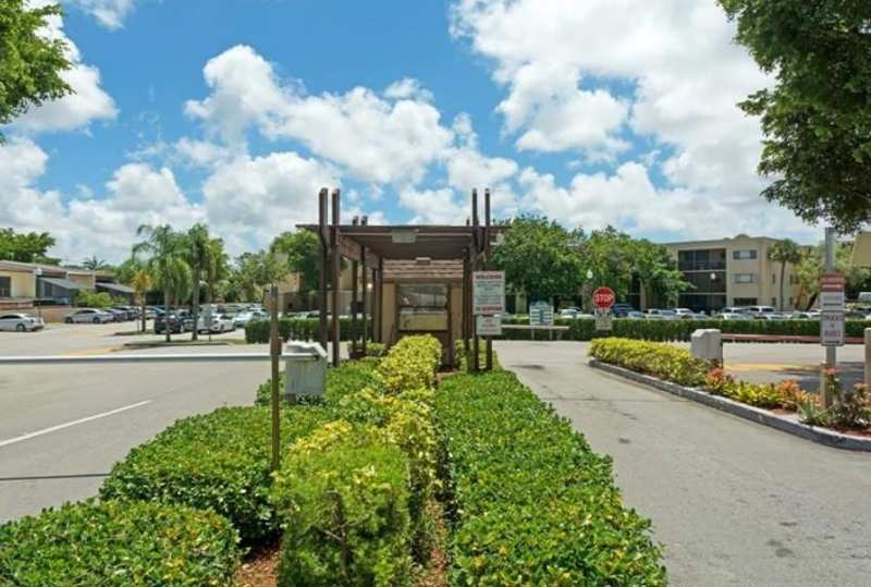 8015 SW 107th Avenue SW # 218, Miami FL 33173