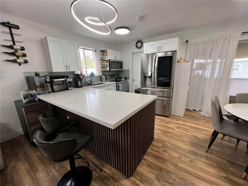 3221 NW 182nd St, Miami Gardens FL 33056