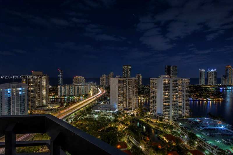 3500 Mystic Pointe Dr # 3307, Aventura FL 33180