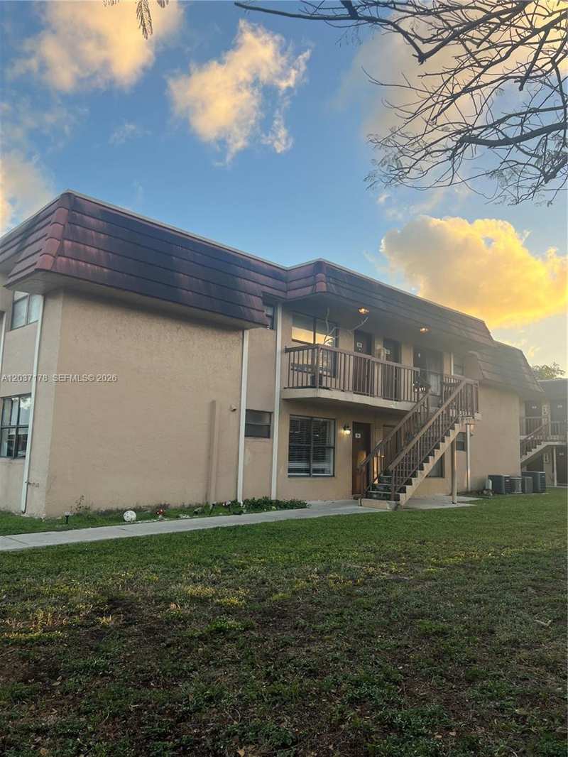 14861 SW 104th St # 14, Miami FL 33196