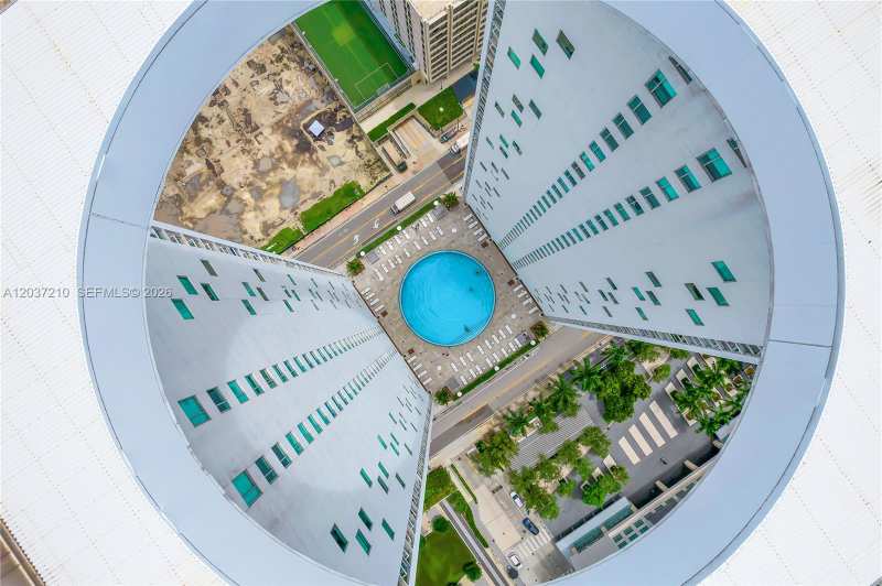 500 Brickell Ave # 2700, Miami FL 33131