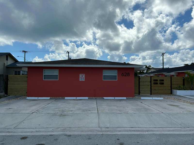 628 N M Street, FL 33460