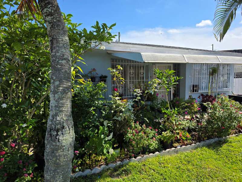 528 49th Street, West Palm Beach FL 33407