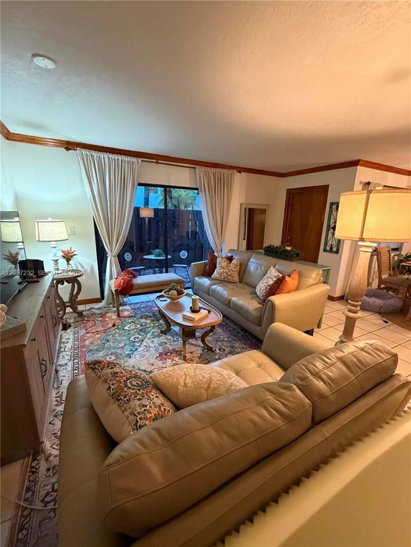 10445 SW 154th Ct # 1, Miami FL 33196