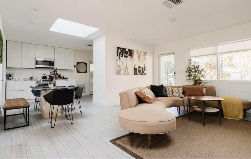 424 NE 28th Dr, Wilton Manors FL 33334