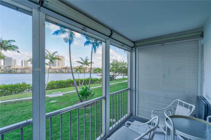 2861 Leonard Dr # F208, Aventura FL 33160